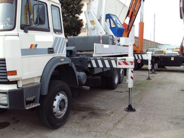 Iveco LKW/TRUCKS 190.30 Piattaforma Aerea 33 MT