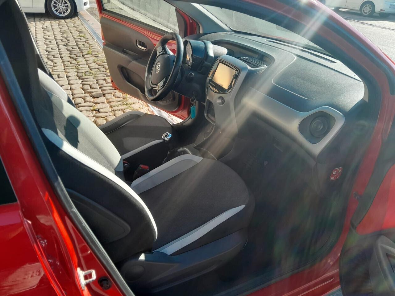 Toyota Aygo 1.0 VVT-i 69 CV 5 porte x-cite