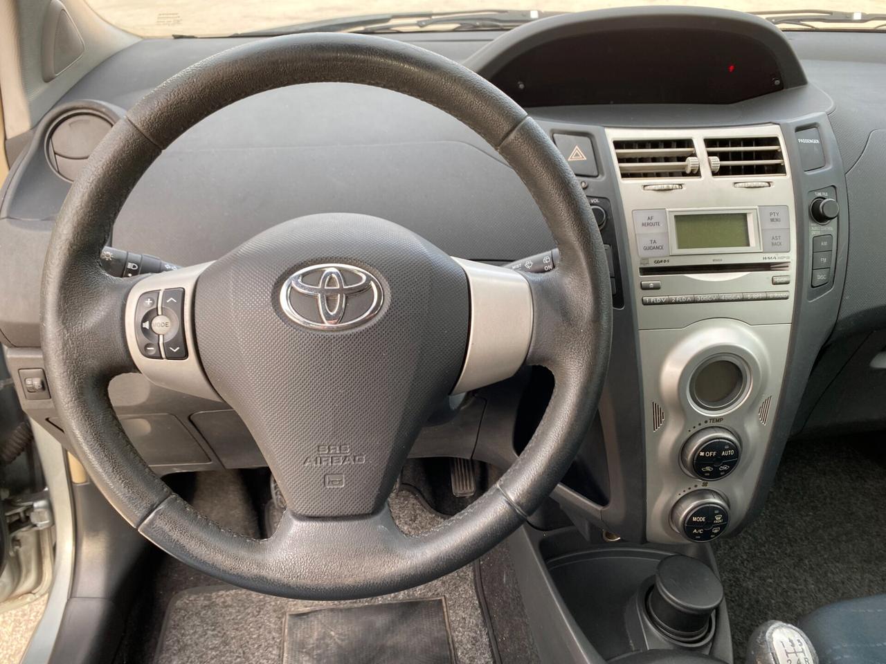 Toyota Yaris 1.3 5 porte Navi