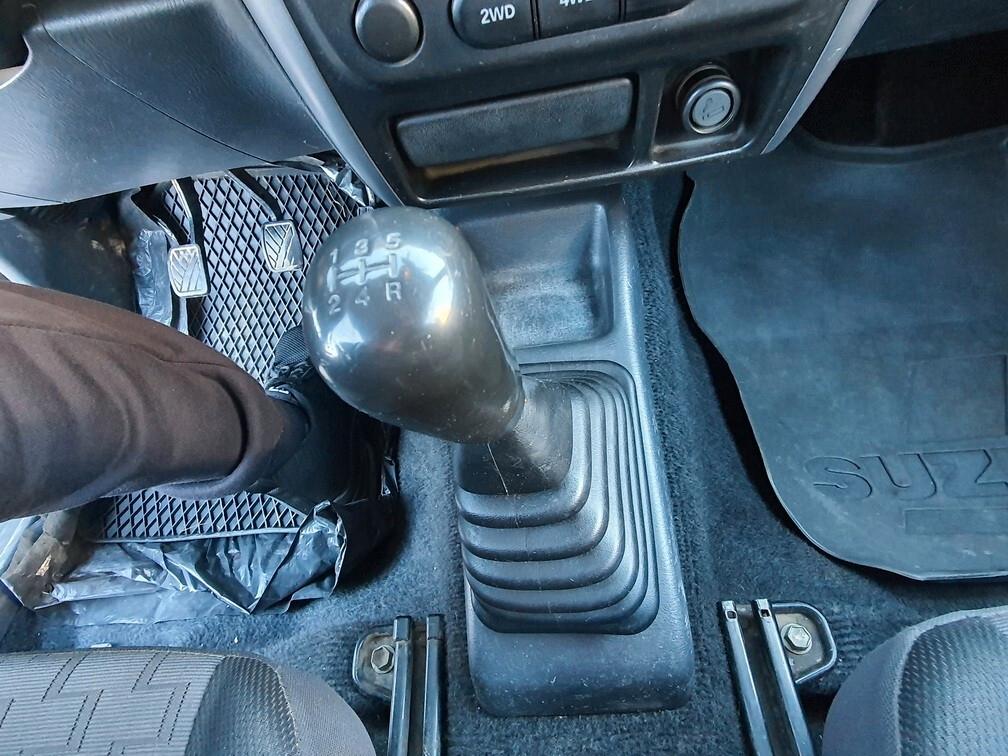 Suzuki Jimny 1.5 DDiS 86CV 4x4 JLX Autocarro