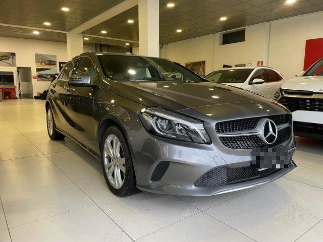 MERCEDES-BENZ A 180 d Automatic Premium