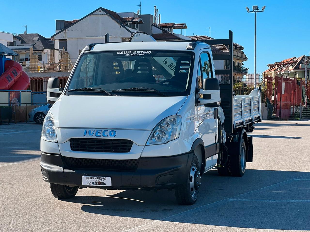 Iveco Daily 35c11 ribaltabile nuovo e gru euro 5b