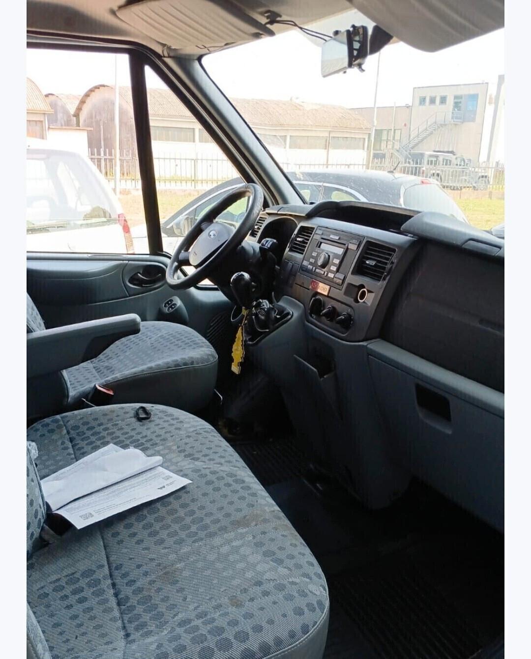 Ford Transit 9 posti 2.2 motore a catena model 2010