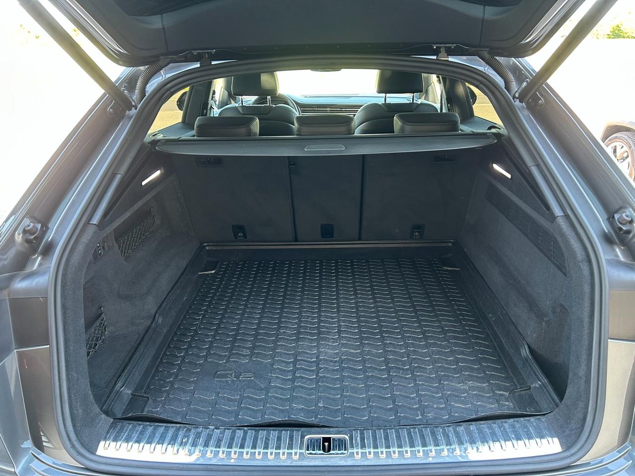 Audi Q8 50TDI 286CV Mhev quattro Tiptronic S-Line - PANORAMA