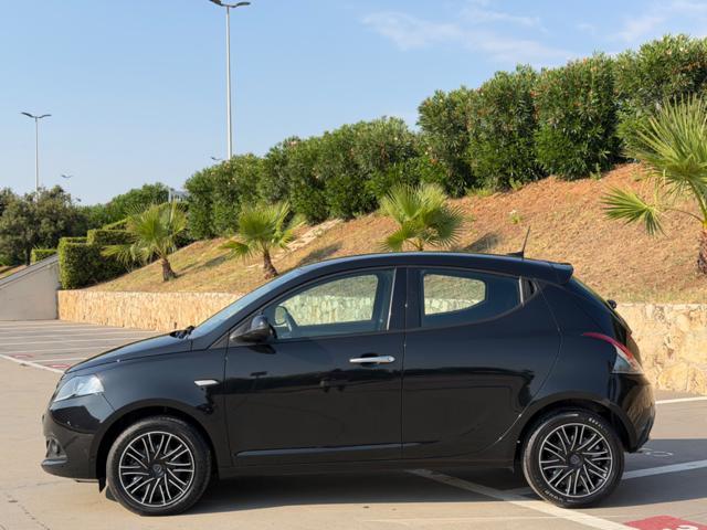 LANCIA Ypsilon GOLD+NAVI CARPLAY+SENSORI+LED