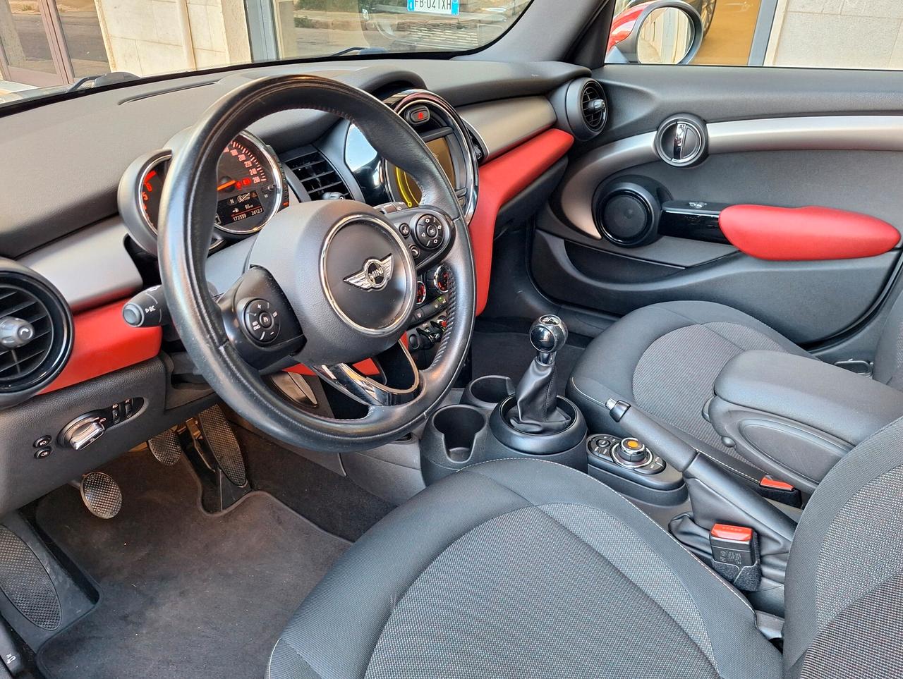 Mini 1.5 Cooper D Business XL 5 porte