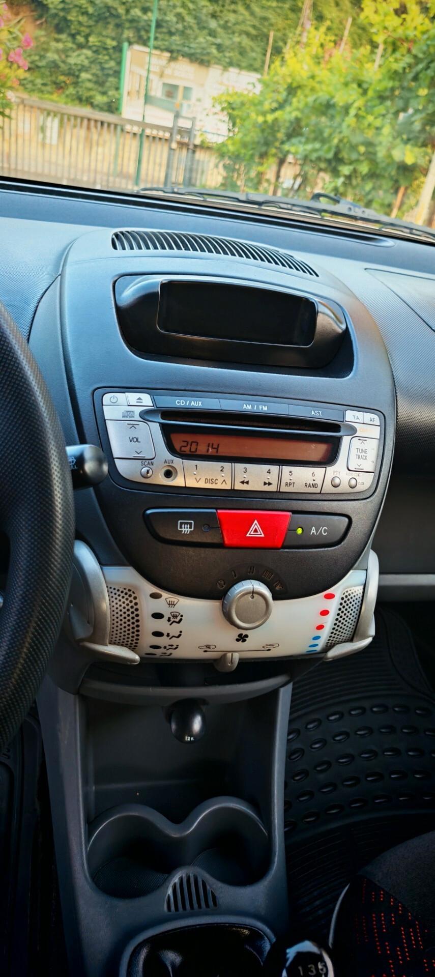 Peugeot 107 RESTYLING Nera 1.0 benzina