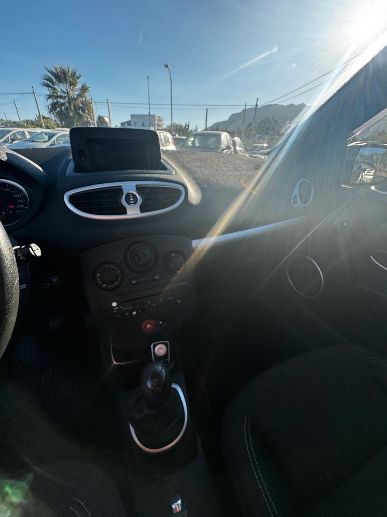 Renault Clio 1.2 16V 5 porte Luxe