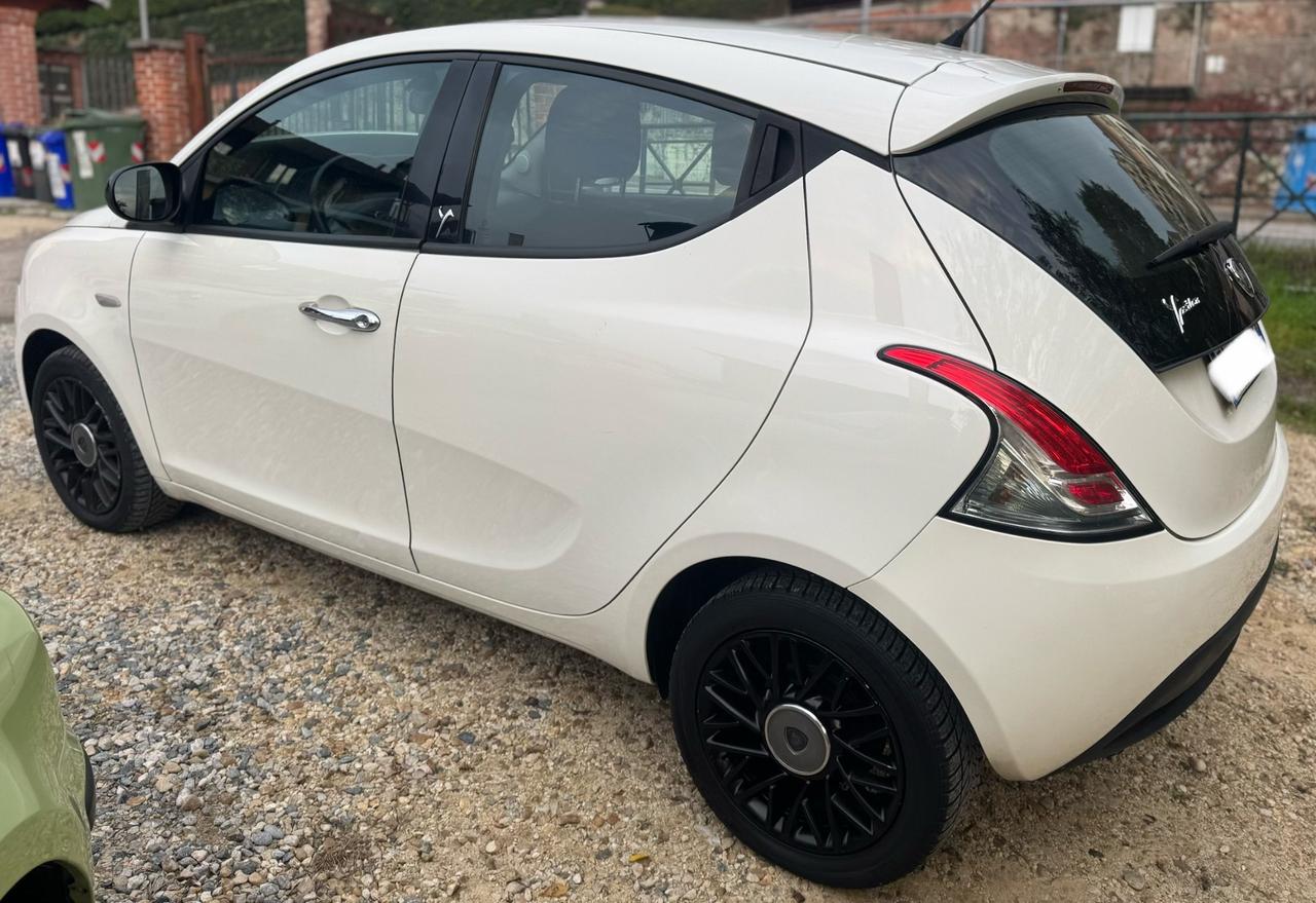 Lancia Ypsilon 1.3 MJT 5 porte neopatentati