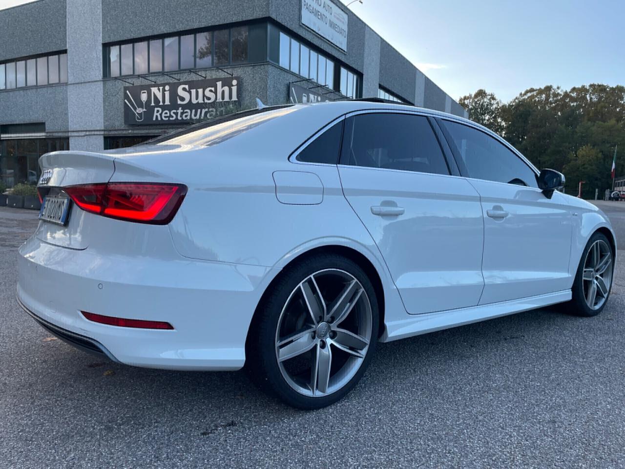 Audi A3 Sedan 1.8 TFSi*Automatik*S-LINE*Cerchi*Navi