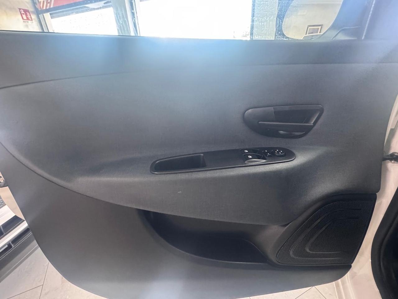 Lancia Ypsilon gold firefly MHEV #7845