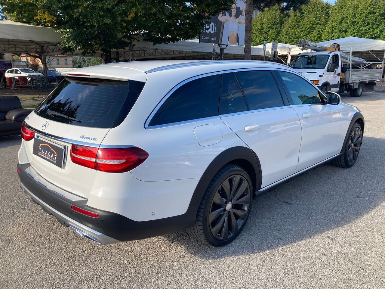 Mercedes-Benz E 220 E-Class E #6086