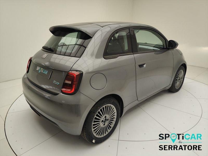 FIAT 500e La Nuova 500 Nuova 500 Hatchback My23 La Nuova 500 - 320 Berlina