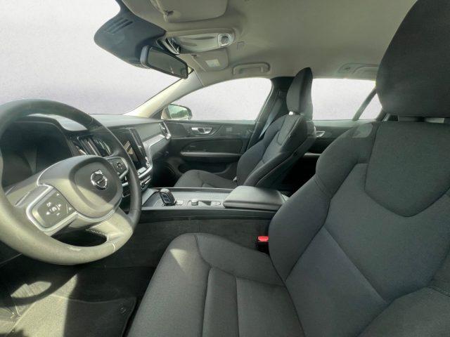 VOLVO V60 B3 Geartronic Momentum Core