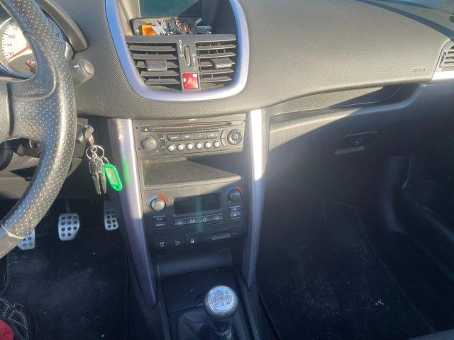 PEUGEOT 207 1.6 HDi 110CV CC Féline