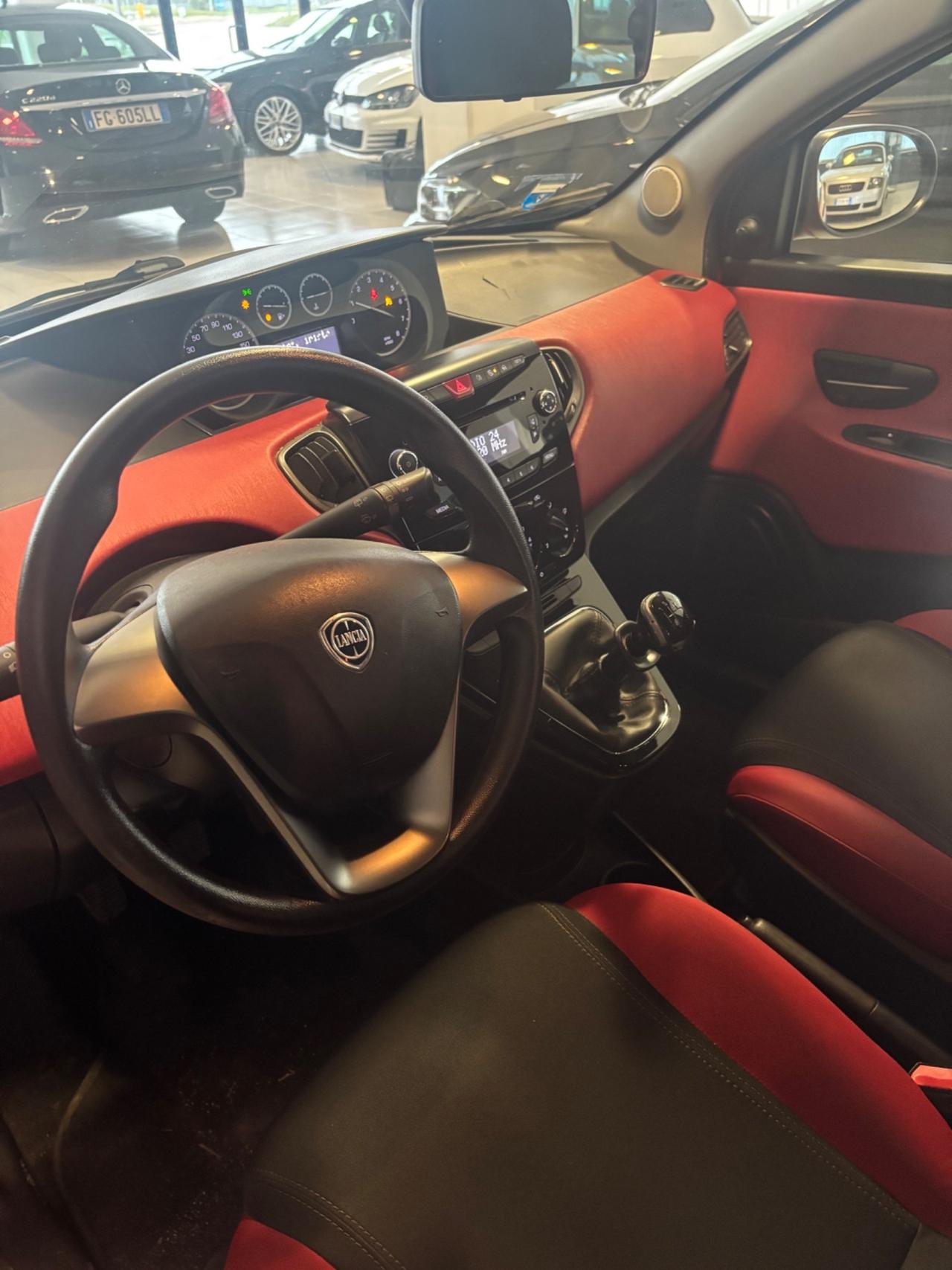 Lancia Ypsilon 1.2 69 CV 5 porte S&S Platinum