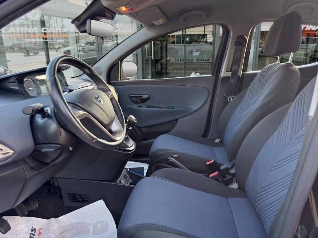 Lancia Ypsilon III 1.0 firefly hybrid Gold s&s 70cv Con CARPLAY
