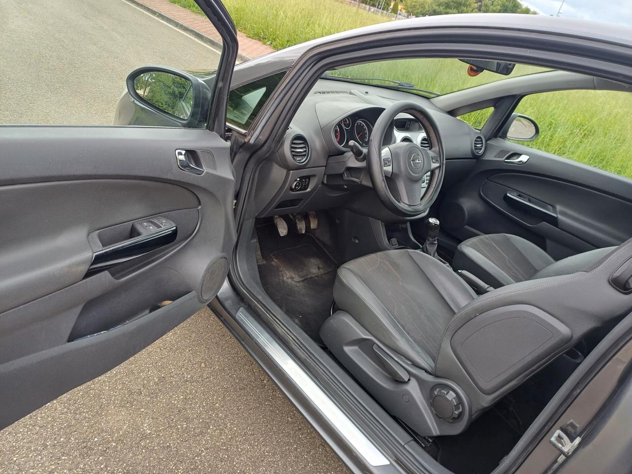Opel Corsa 1.2 85CV 3 porte GPL-TECH b-color