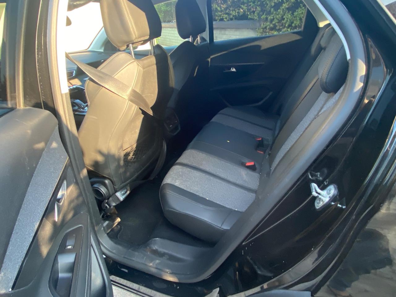 Peugeot 3008 BlueHDi 130 S&S Allure