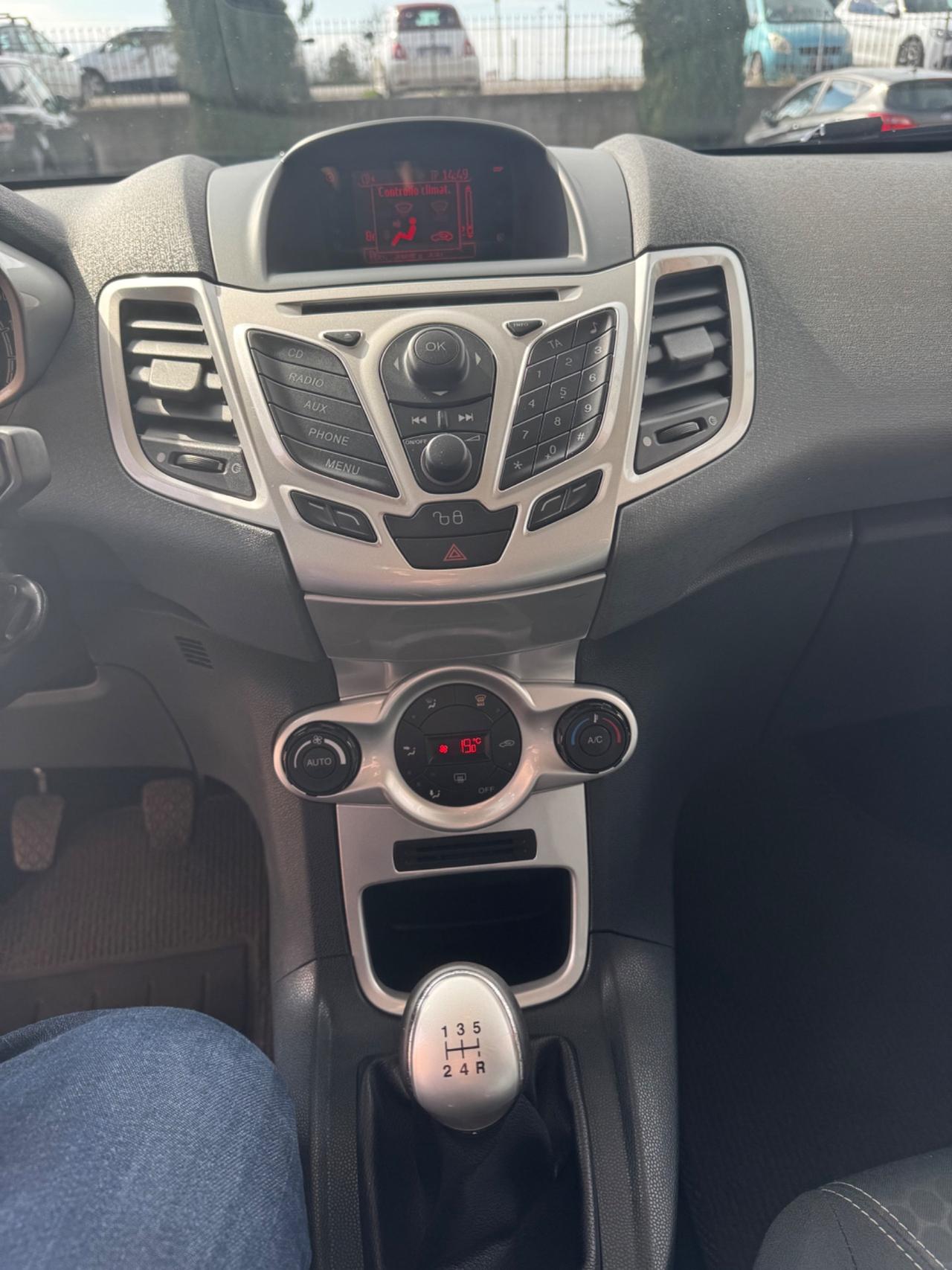 Ford Fiesta 1.4 TDCi 68CV 5 porte Titanium