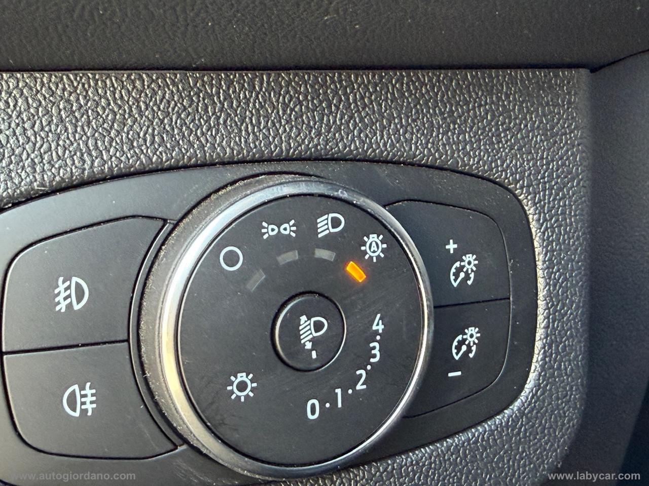 FORD Tourneo Courier 1.0 EcoBoost Titanium WINTER PACK