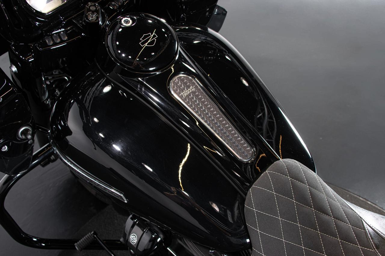 2019 HARLEY DAVIDSON ROAD GLIDE RDS02037