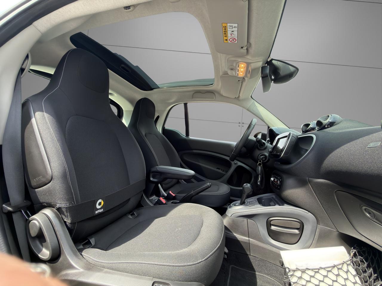 Smart fortwo coupe 0.9 Passion Turbo 90cv - Unico proprietario - Sedili riscaldabili - Cerchi in lega - Luci Led - Tetto panoramico - Schermo touch