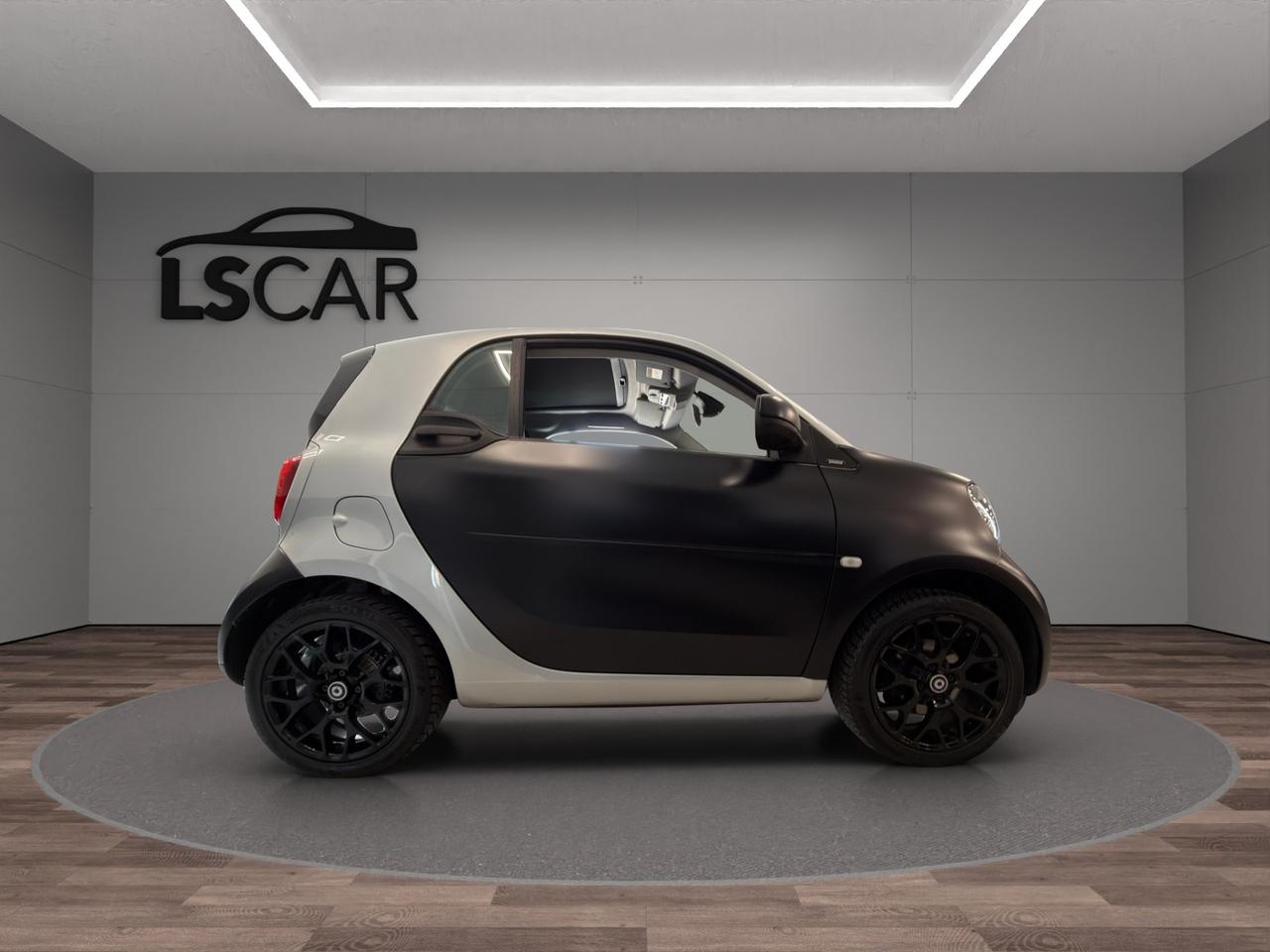 Smart fortwo coupe 0.9 Passion Turbo 90cv - Unico proprietario - Promo finanziamento - Cerchi in lega 16" - Luci Led - Tetto panoramico - Schermo touch - Sport Pack