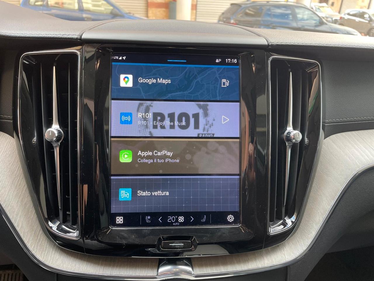 Volvo XC 60 B4 (d) 20d 197CV Aut. INSCRIPTION TETTO NAVY PELLE LED 19
