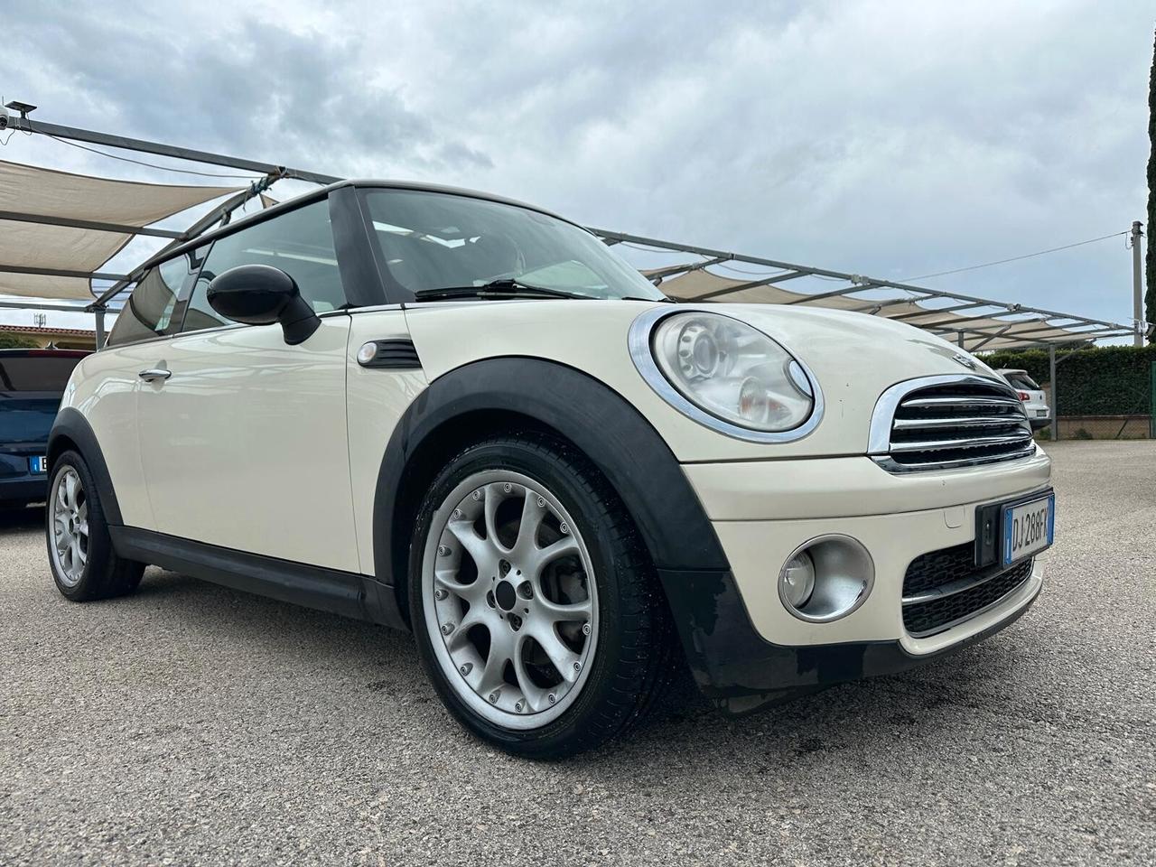 Mini Cooper D 1.6 Anche Neopatentati