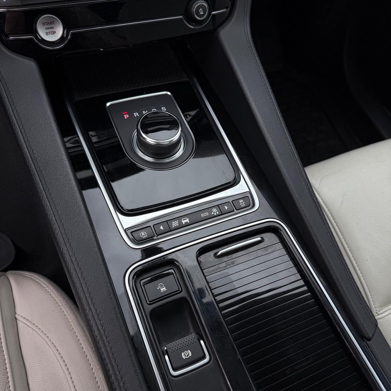 Jaguar F-Pace 2.0 D 180 CV aut. R-Sport Full