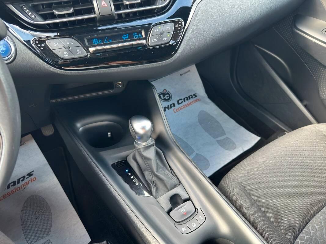 Toyota C-HR 1.8h Business AUTOMATICA e CarPlay