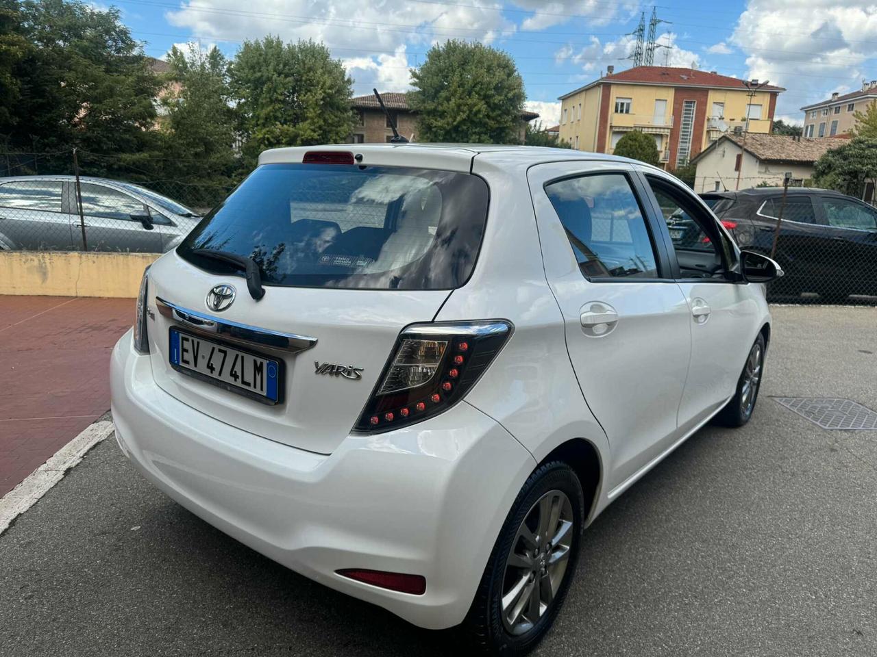 Toyota Yaris Anno 2014 1.4 D-4D 5 porte Lounge