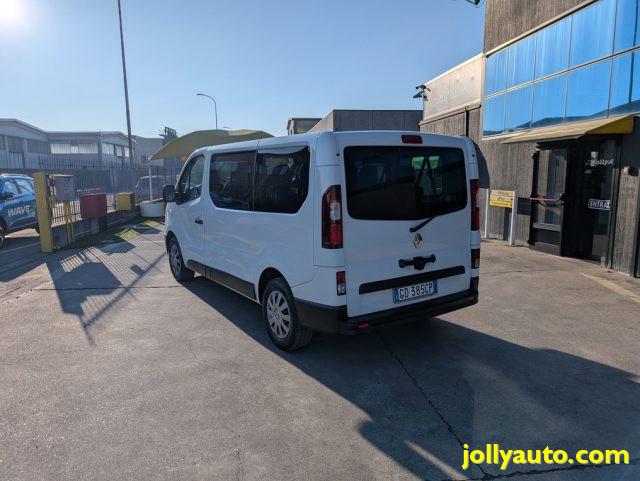 RENAULT Trafic T29 2.0 dCi 120CV 9 POSTI