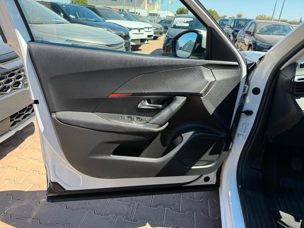 Peugeot 2008 BlueHDi 100 S&S Allure