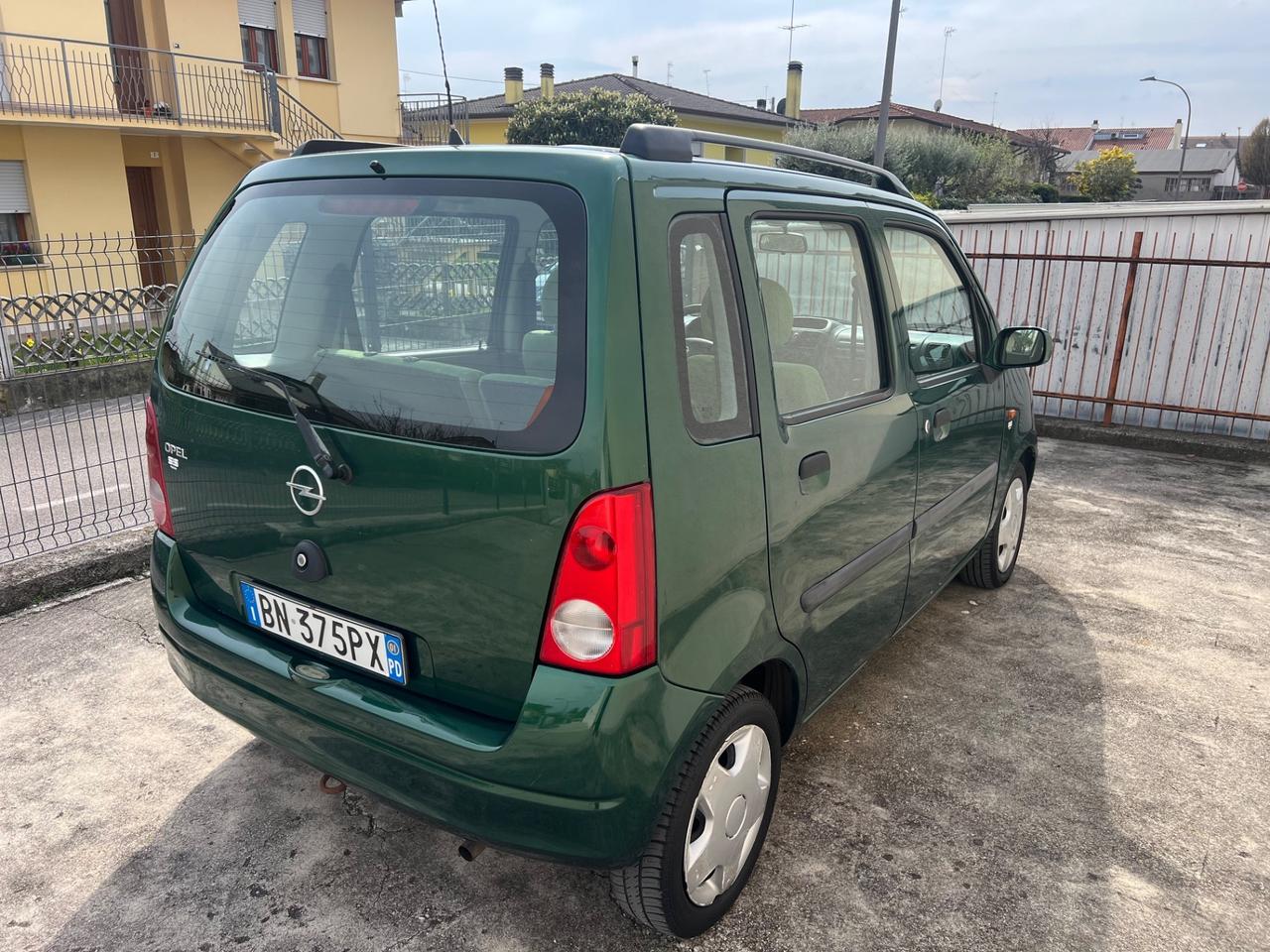 Opel Agila 1000 solo 84000km