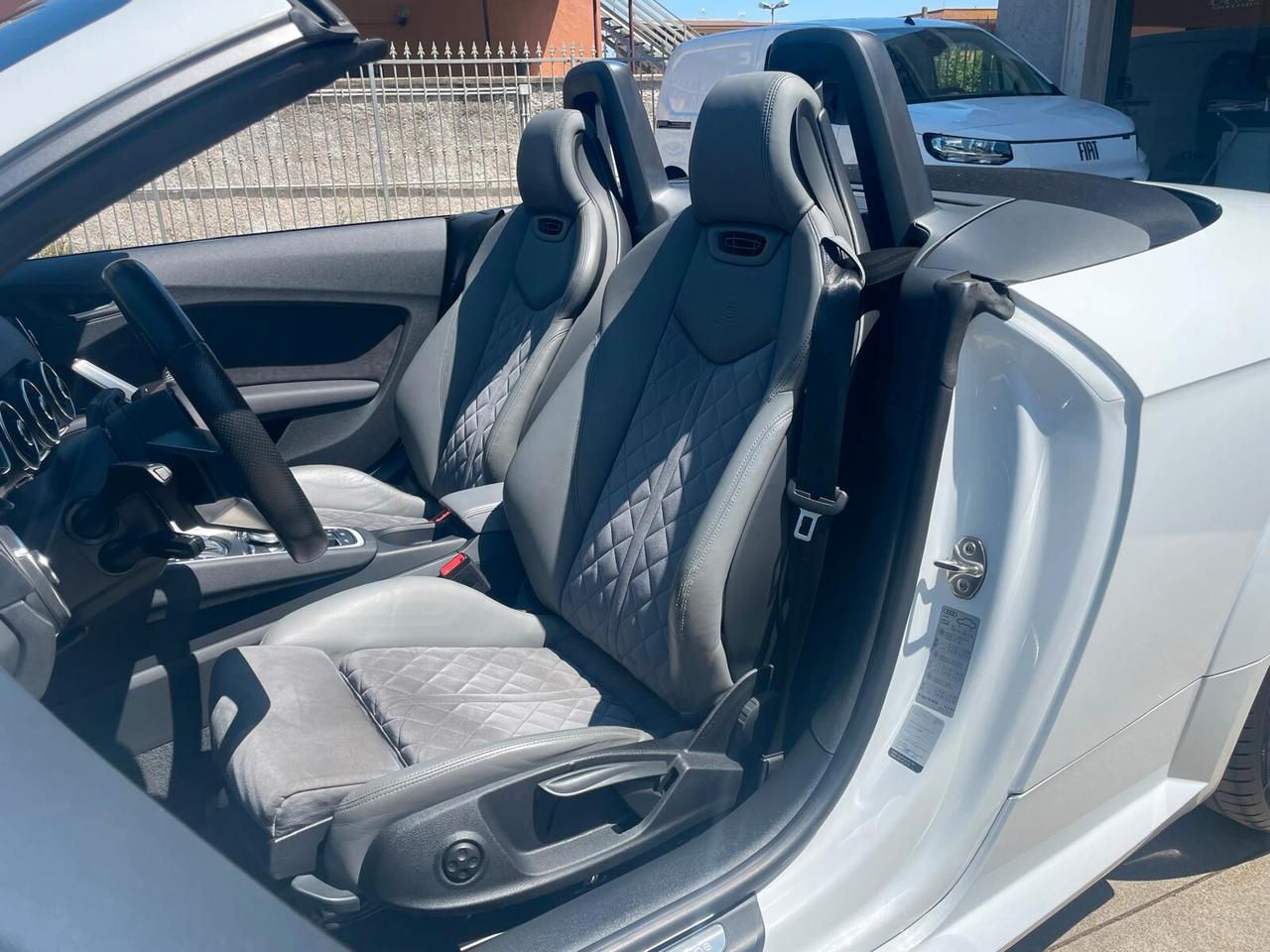 Audi TT Roadster 2.0 TFSI S tronic S line