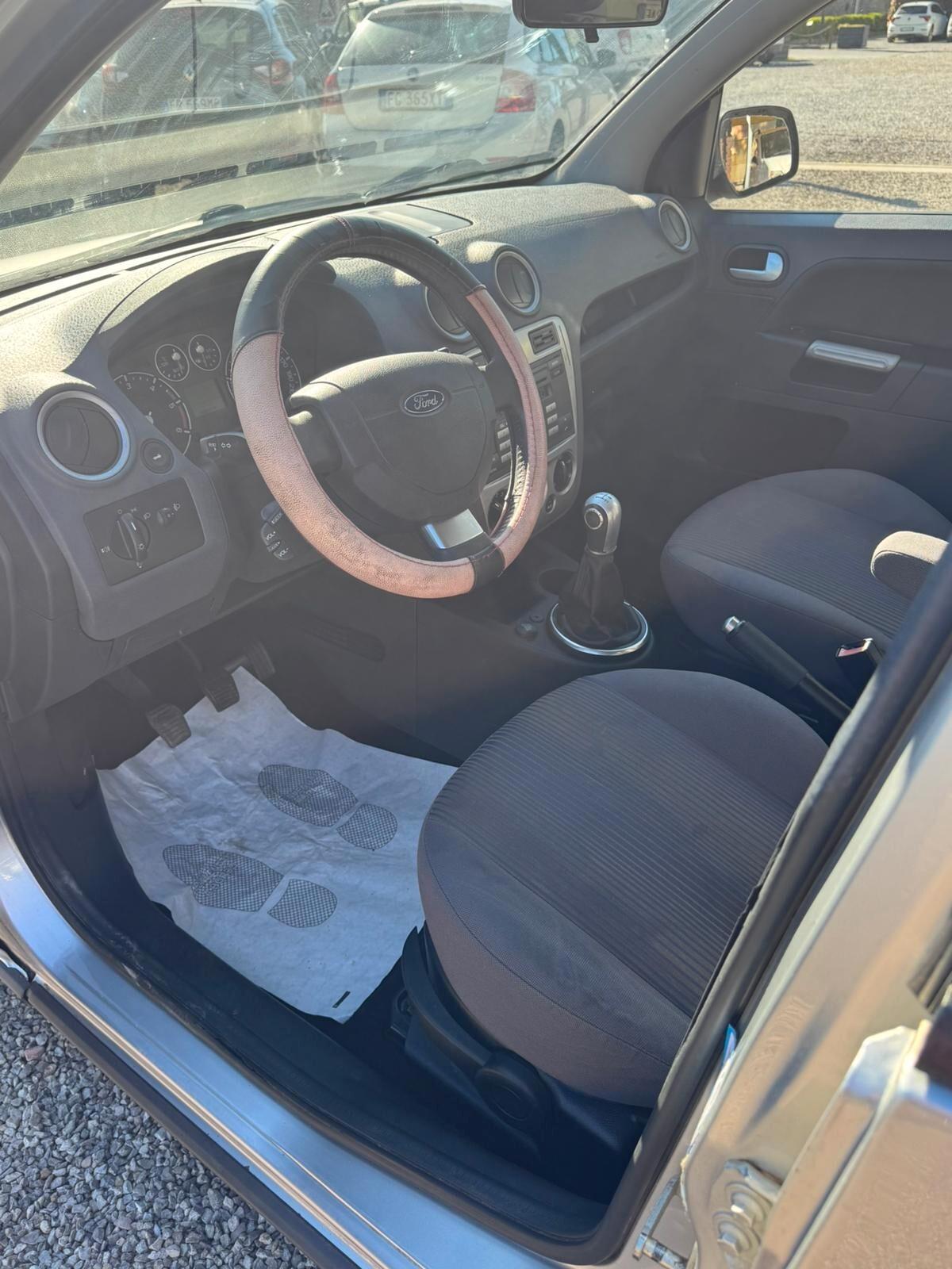 Ford Fusion UAV 1.6 TDCi 5p. UNICO PROPRIETARIO !!