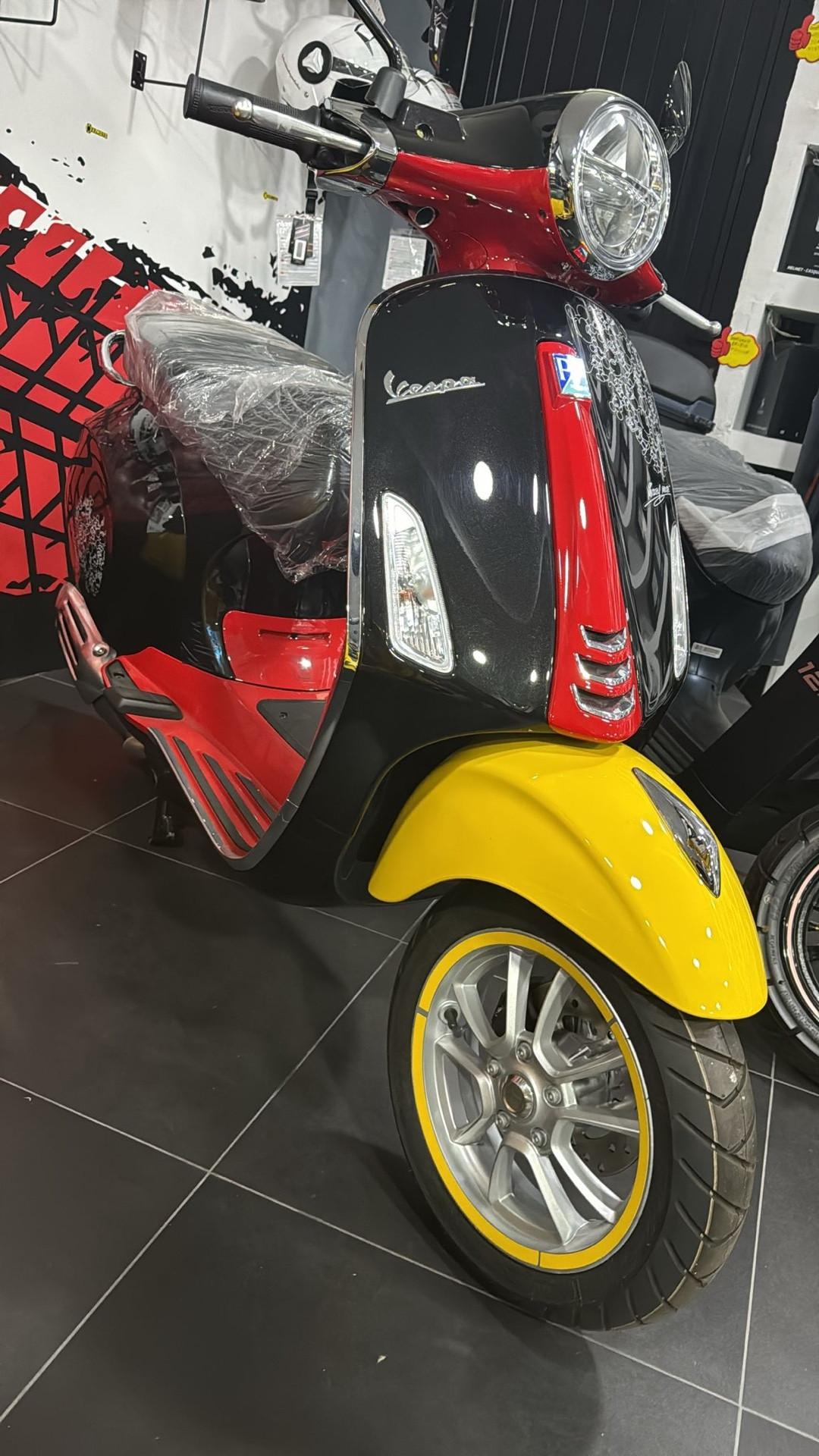 Piaggio Vespa 125 Primavera DISNEY MICKEY MOUSE 125