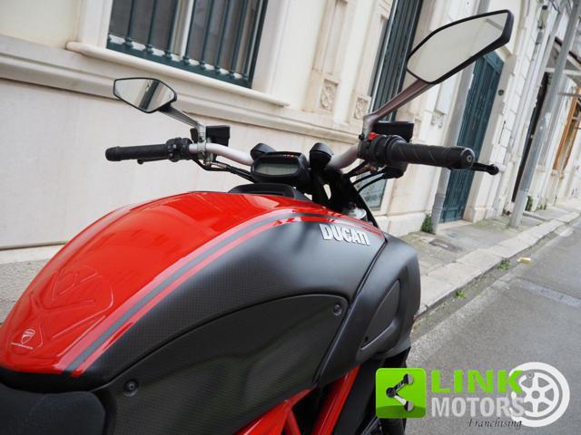 DUCATI Diavel Red Carbon