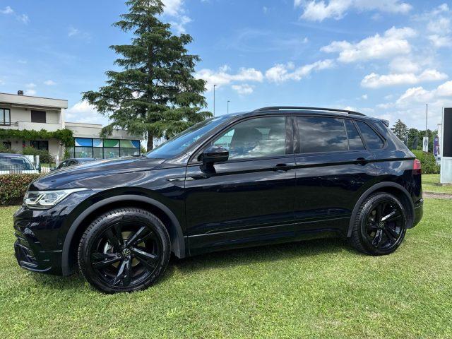 VOLKSWAGEN Tiguan 2.0 TDI 150 CV SCR DSG R-Line NAVI - LED - ACC