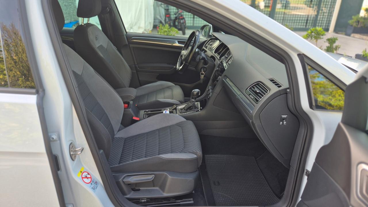 Volkswagen Golf 1.6 TDI 110 CV DSG 5p R-LINE
