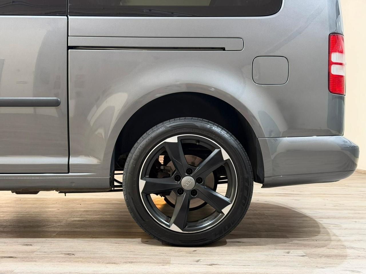 VW CADDY MAXI 1.6 TDI 102CV 7POSTI GANCIO TRAINO