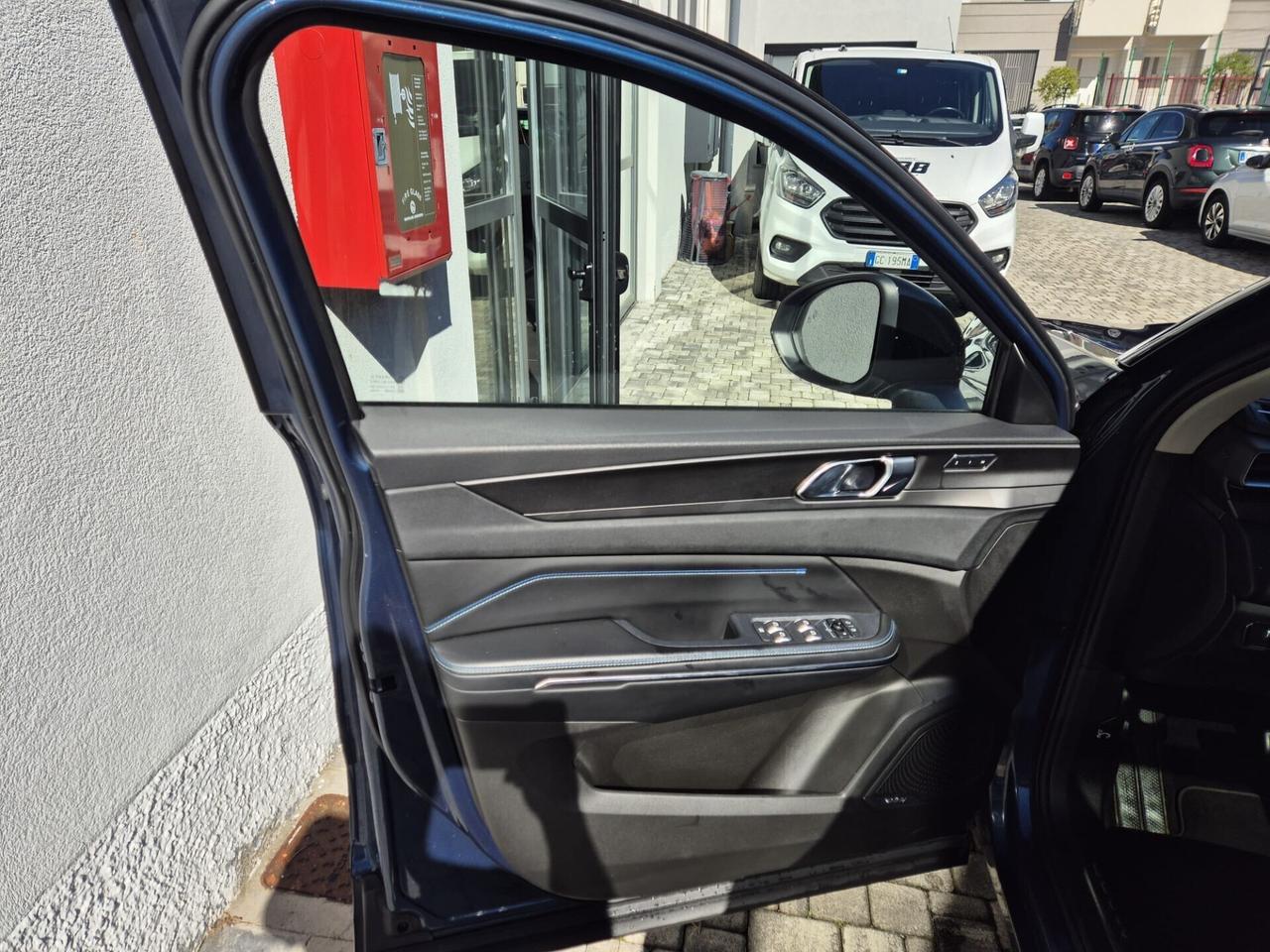 Lynk&co 01 PHEV 261CV