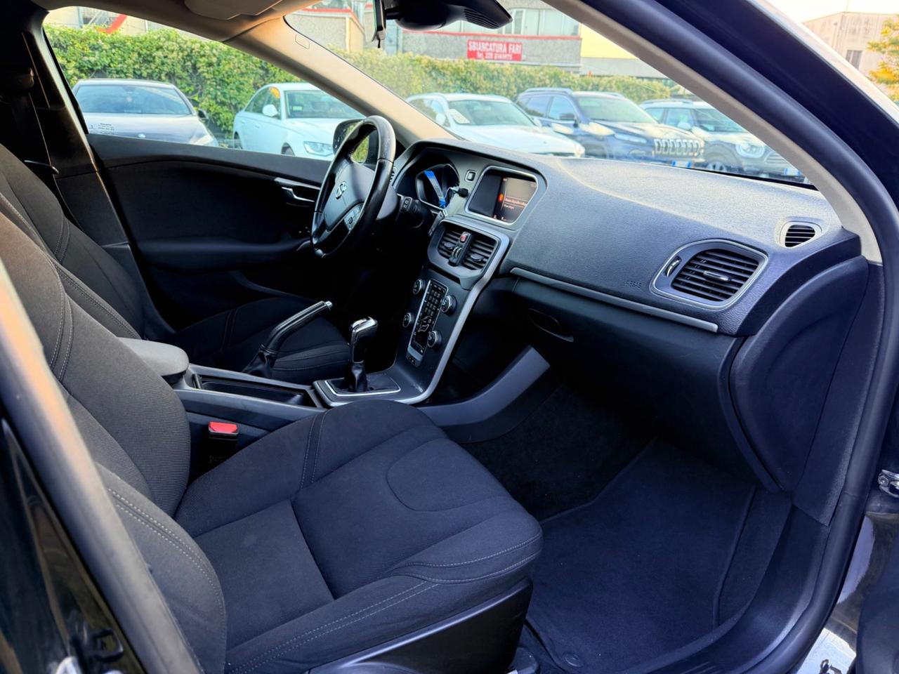 Volvo V40 D2 Inscripción 2.0 120cv 2018 MOTORE NUOVO