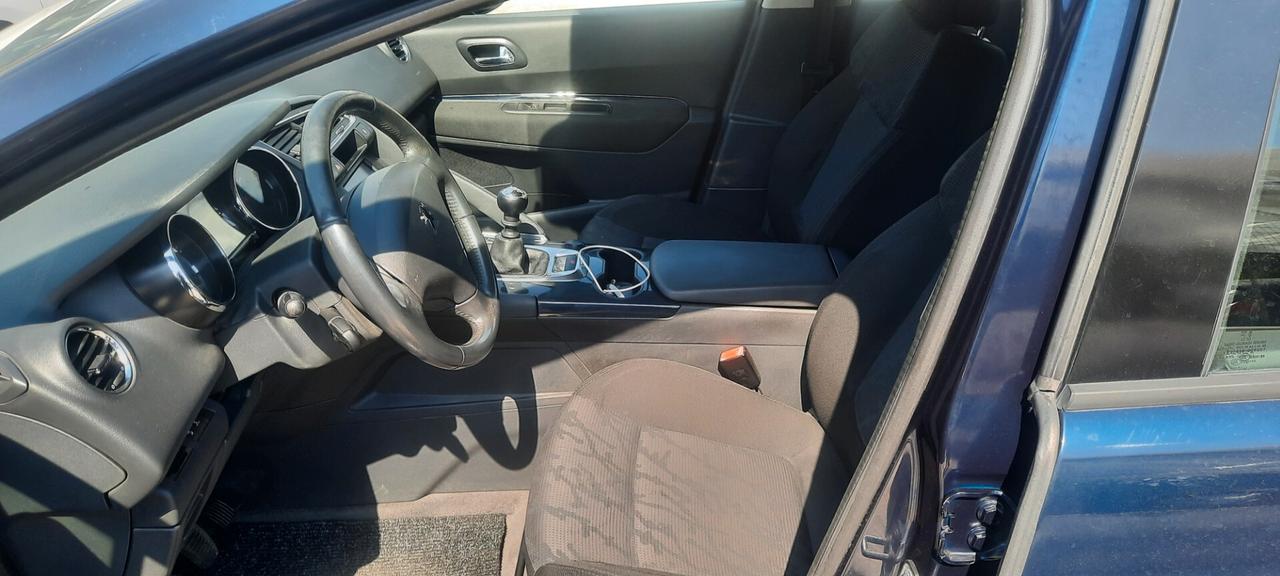 Peugeot 3008 1.6 HDi 112CV Business