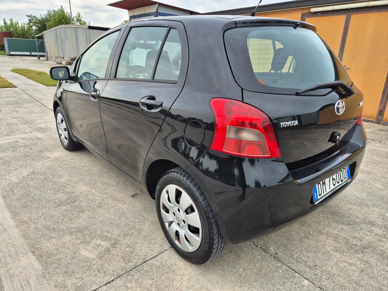 Toyota Yaris 1.0 5 porte