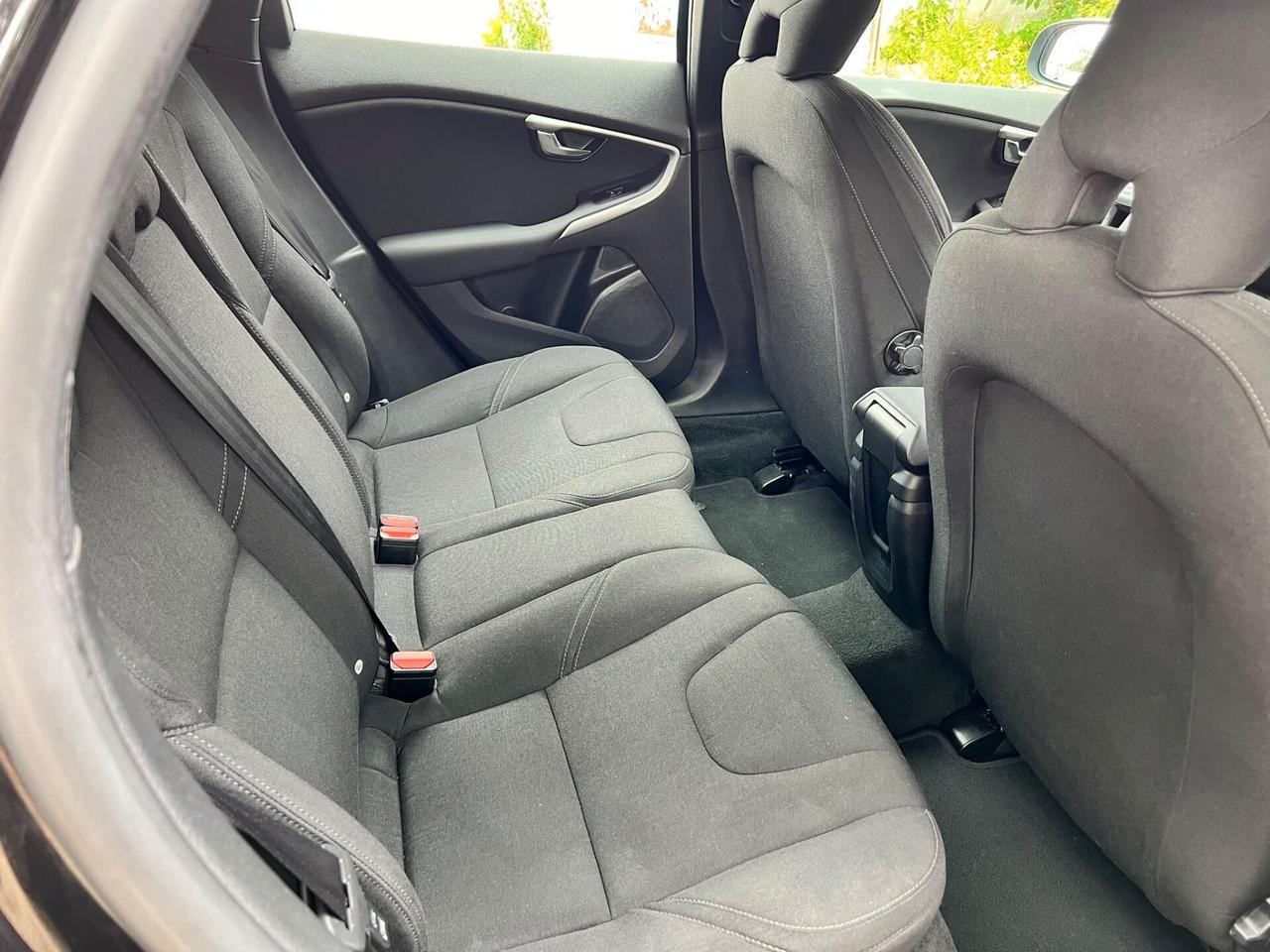 VOLVO V40 2.0 d2 Kinetic my18 - 2018