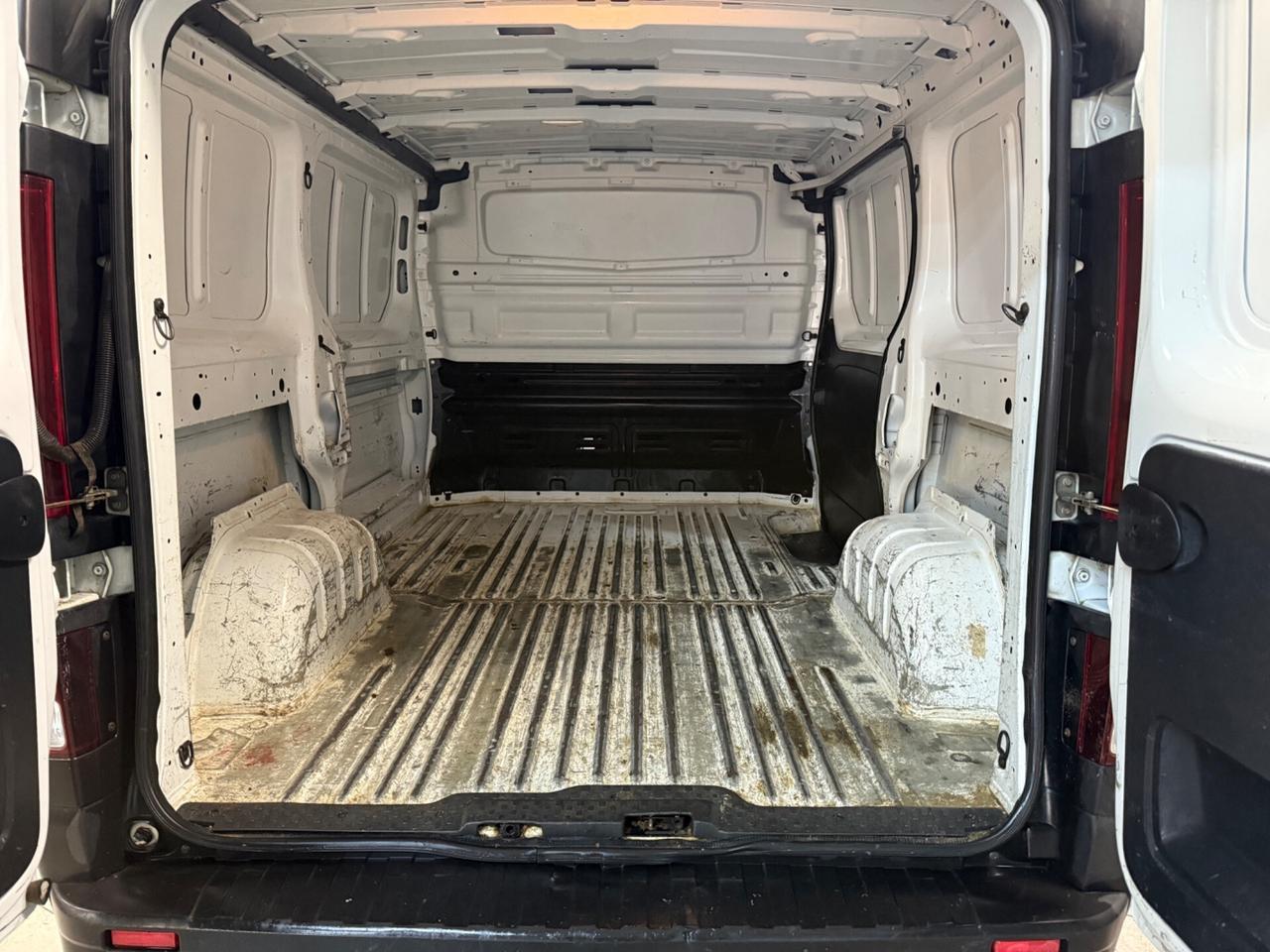 Renault Trafic T27 1.6 dCi 121CV Iva Compresa