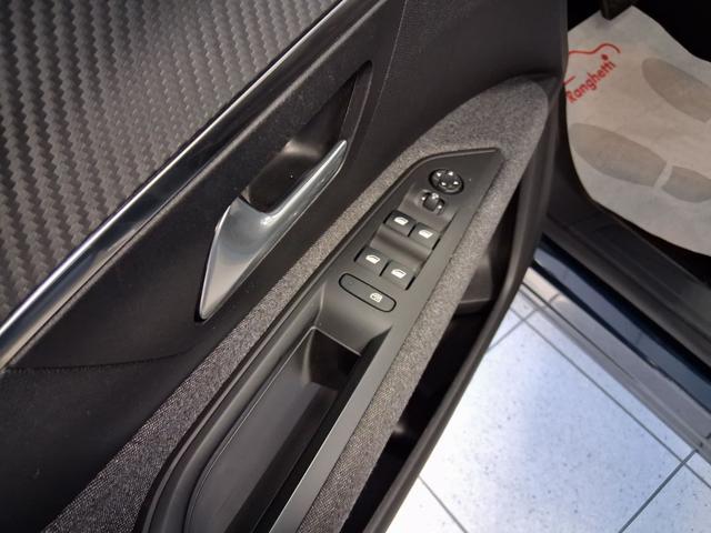 PEUGEOT 3008 BlueHDi 130 S&S EAT8 Active Business